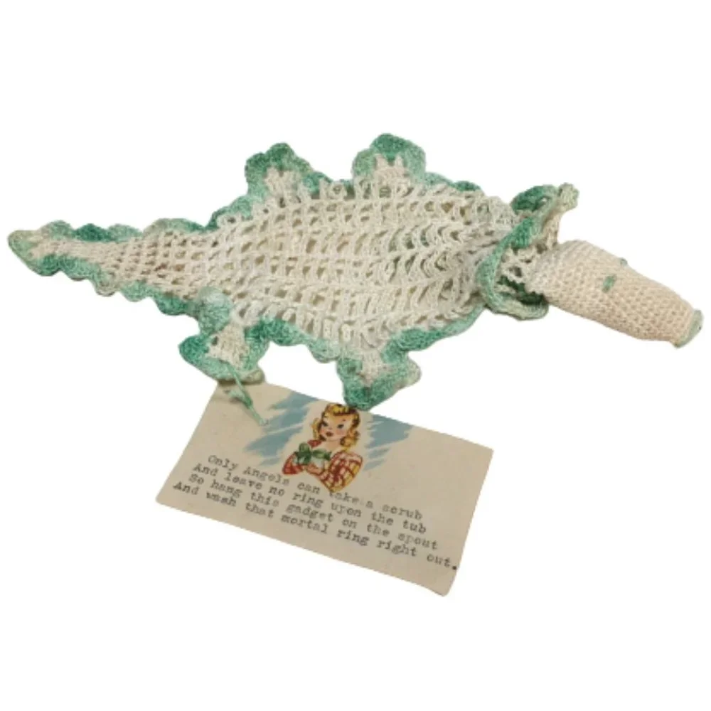 Antique Tub Scrubby Doily Knit Alligator White